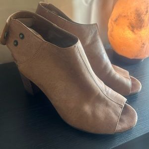 Nine West chunk heel. Good condition